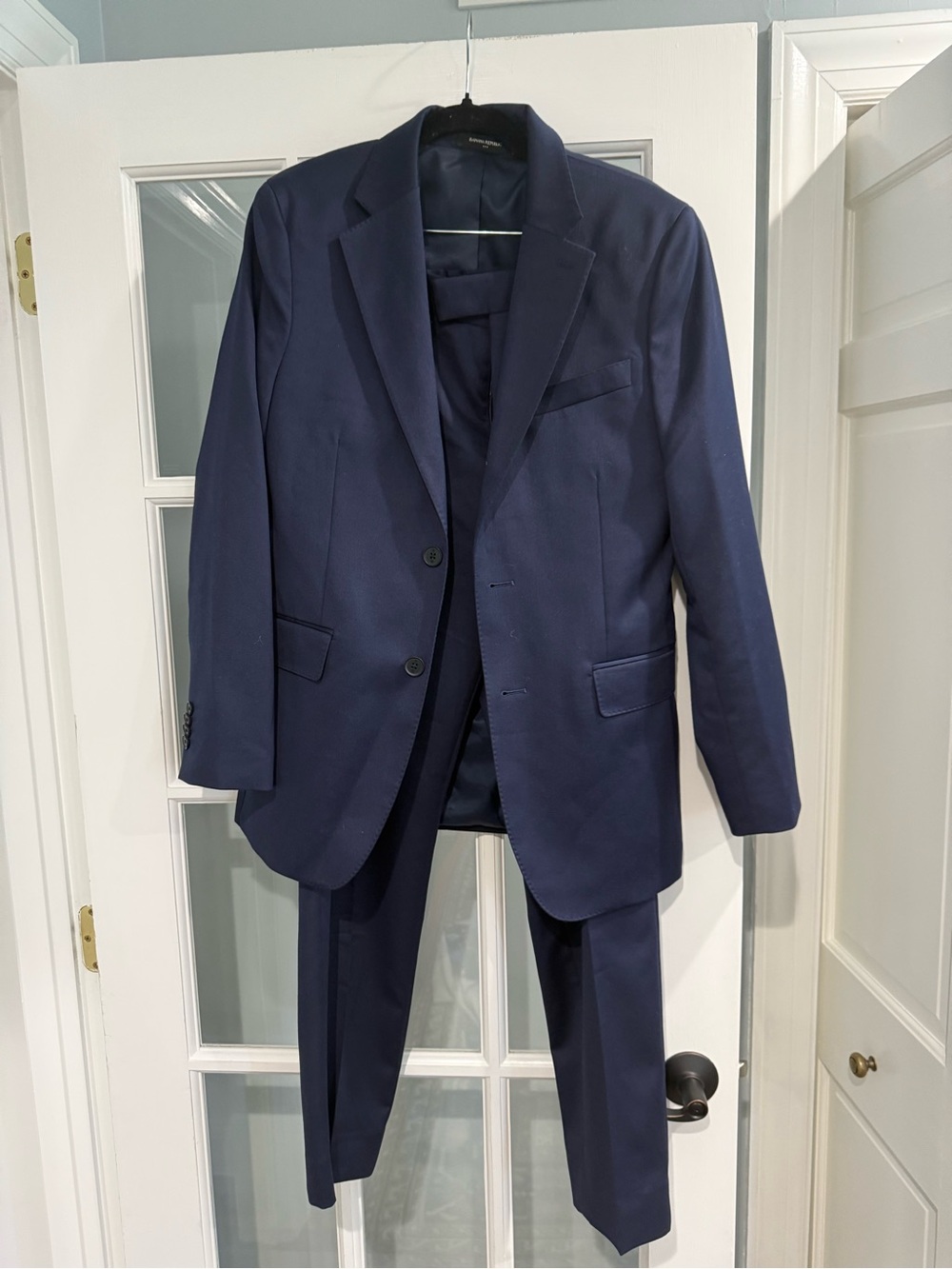 Banana Republic Men's Navy Suit Jacket & Trousers satin tailored fit 36R